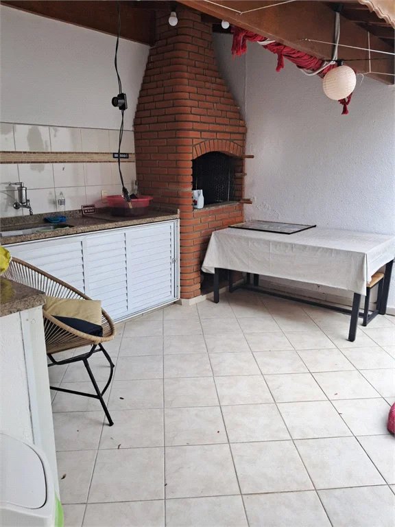 Casa à venda com 4 quartos, sendo 1 suíte, no condomínio Villas IV, São Paulo - SP