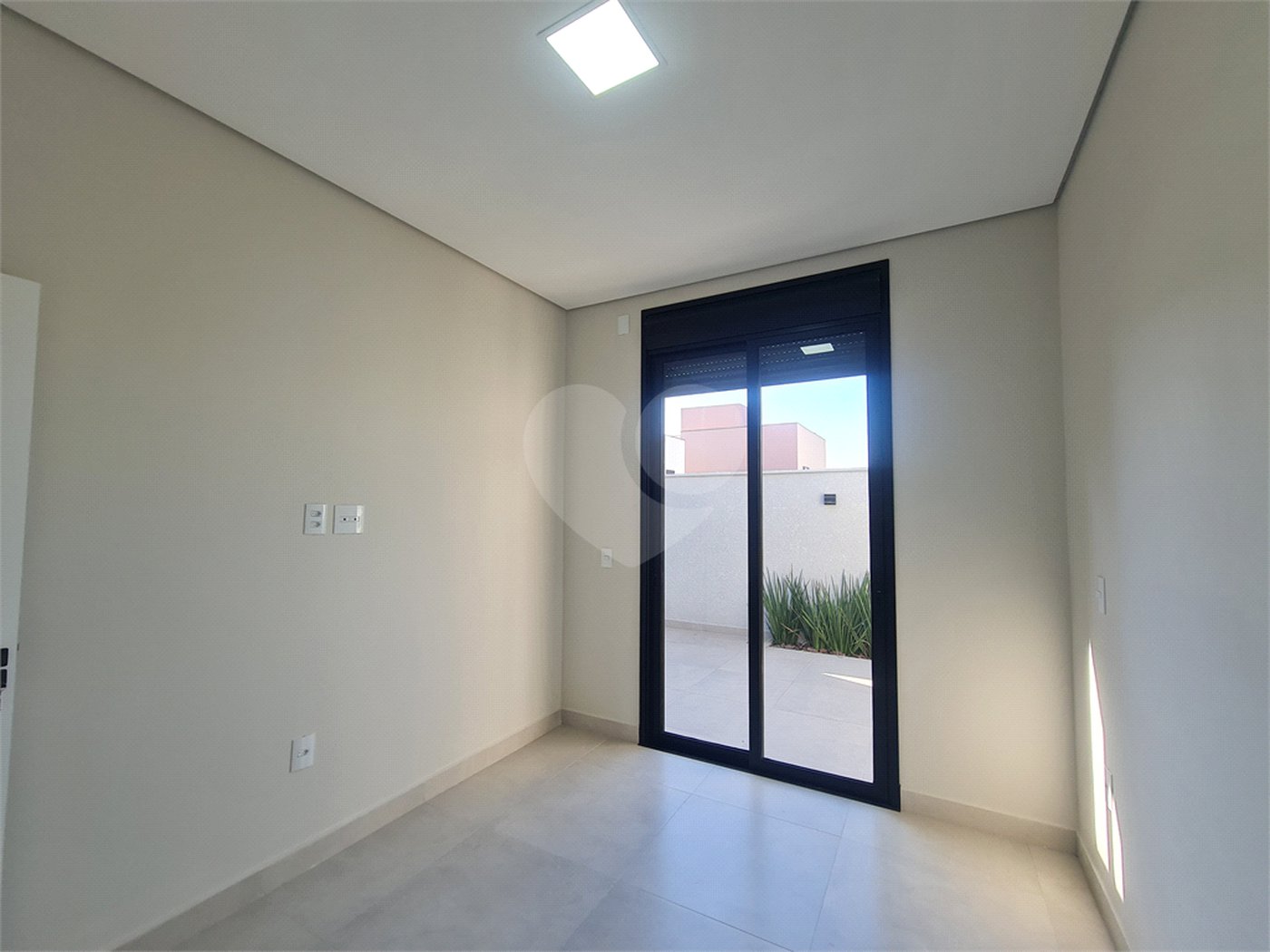 Casa à venda com 3 quartos, sendo 1 suíte, no condomínio Vilagio Wanel, Sorocaba - SP