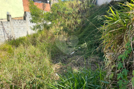 Terreno à venda em Jardim Alvinópolis, Atibaia, SP