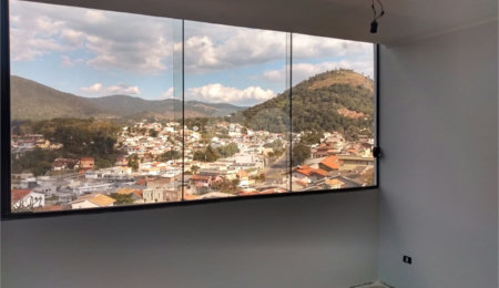 Sobrado à venda com 2 suítes em Recreio Maristela, Atibaia, SP