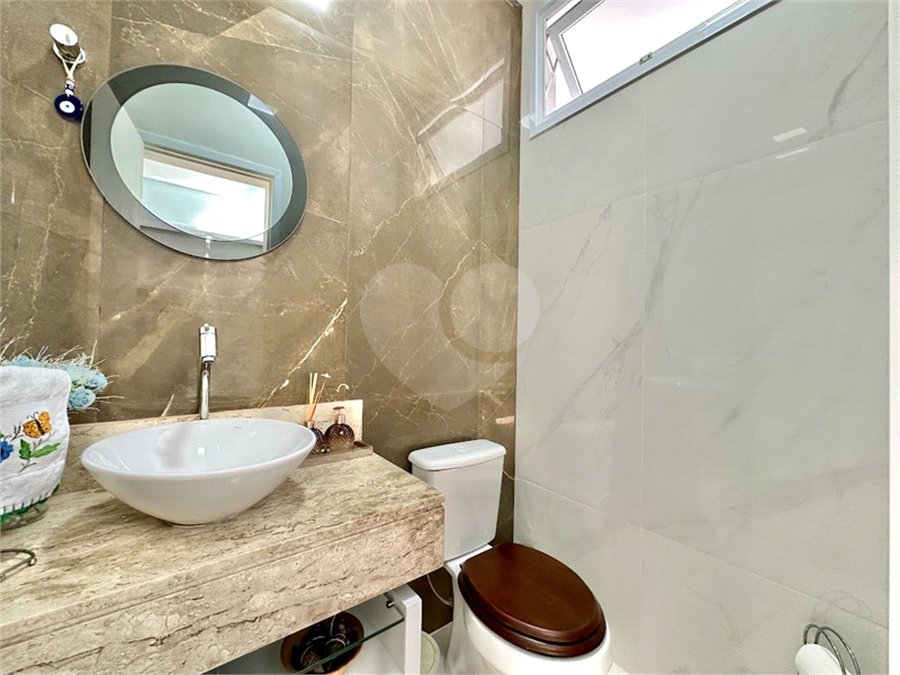 Casa à venda com 3 suítes no condomínio Golf Village, Carapicuíba - SP