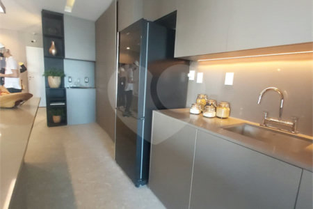 Apartamento à venda com 3 suítes em Jardim das Acácias, São Paulo, SP