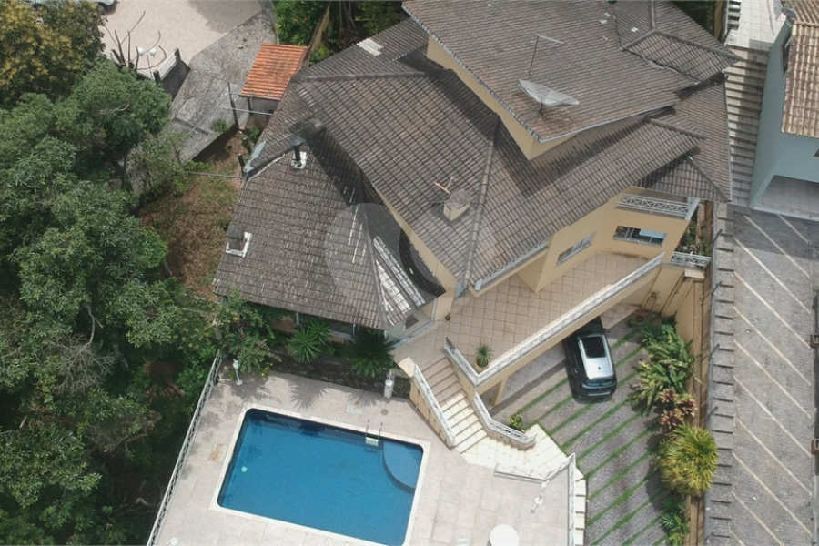 Casa à venda com 3 suítes no condomínio Alpes da Cantareira, Mairiporã - SP