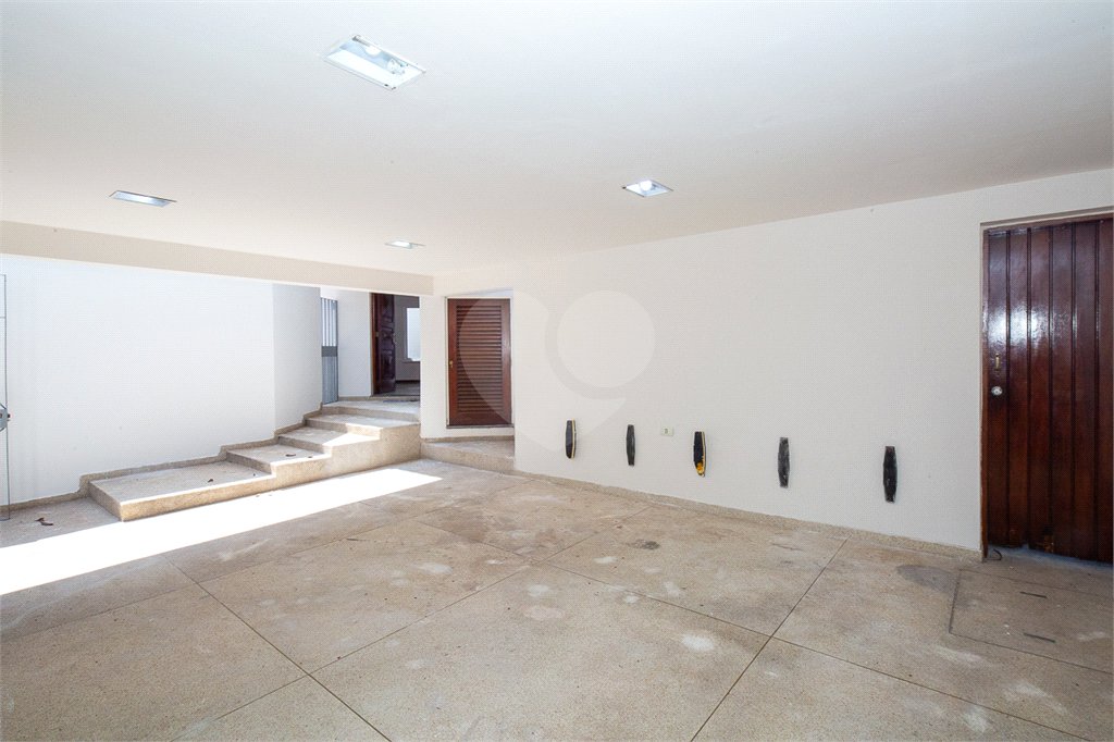 Sobrado à venda com 5 quartos, sendo 3 suítes, em Alto da Boa Vista, São Paulo, SP
