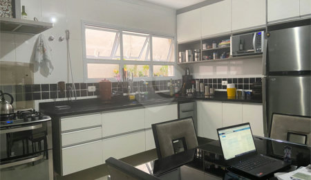 Sobrado à venda com 3 quartos, sendo 1 suíte,  em Horto Florestal, São Paulo, SP