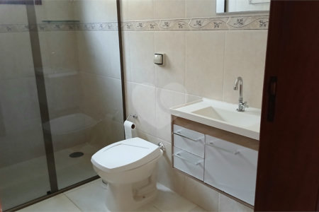 Casa em condomínio para alugar com 3 quartos, sendo 1 suíte, em Vila Petrópolis, Atibaia, SP