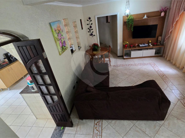 Sobrado à venda com 3 quartos, sendo 1 suíte,  em Jardim Líbano, São Paulo, SP