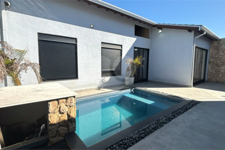 Cassa com piscina e excelente localização para LOCAÇÃO - Jd.Esplanada II