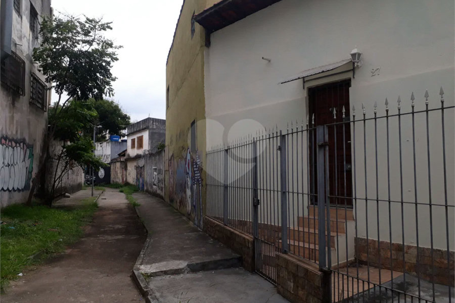 Ótima Casa Totalmente Térrea,Ao Lado da Avenida Direitos Humanos.