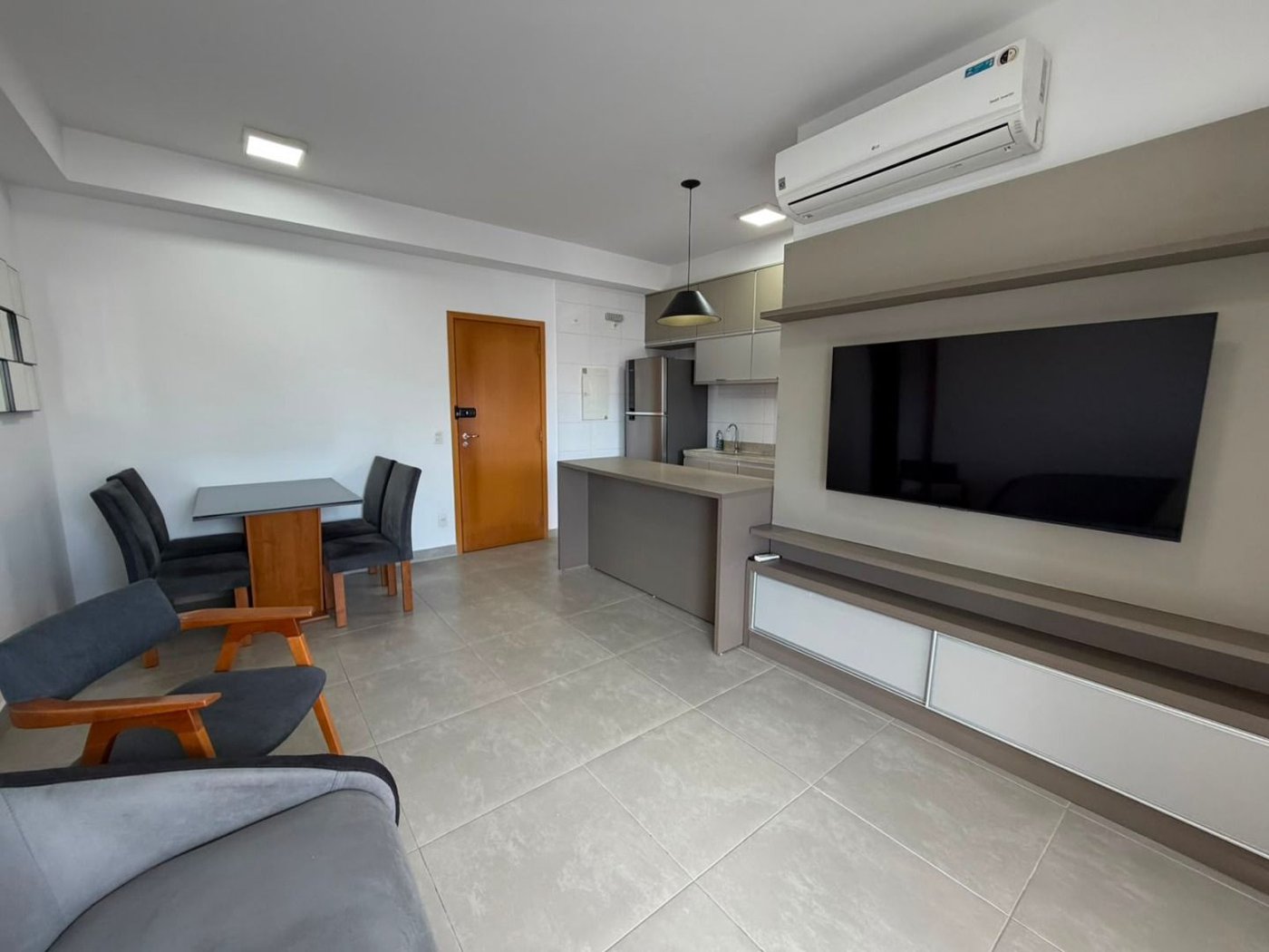 Apartamento com 2 dormitórios à venda, 72 m² por R$ 1.350.000,00 - Gonzaga - Santos/SP