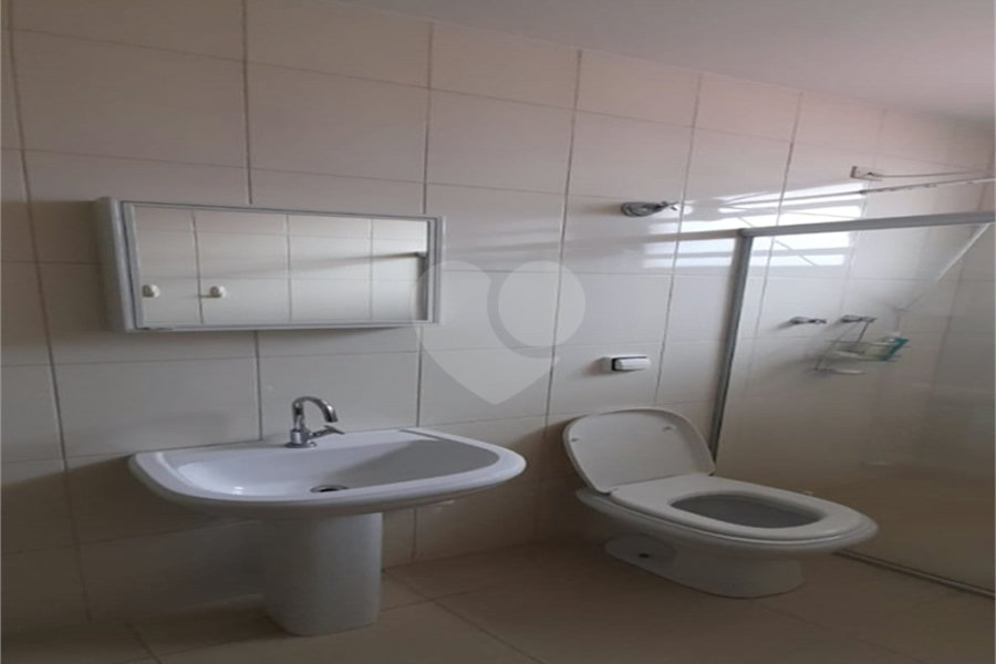 Sobrado à venda com 3 quartos, sendo 1 suíte, em Parque Peruche, São Paulo, SP