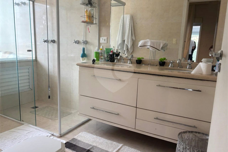 Casa à venda com 4 quartos, sendo 3 suítes, no condomínio Parque Itatiaia, Mairiporã - SP