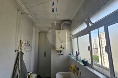 Apartamento à venda com 3 quartos, sendo 1 suíte, em Jardim Marajoara, São Paulo, SP