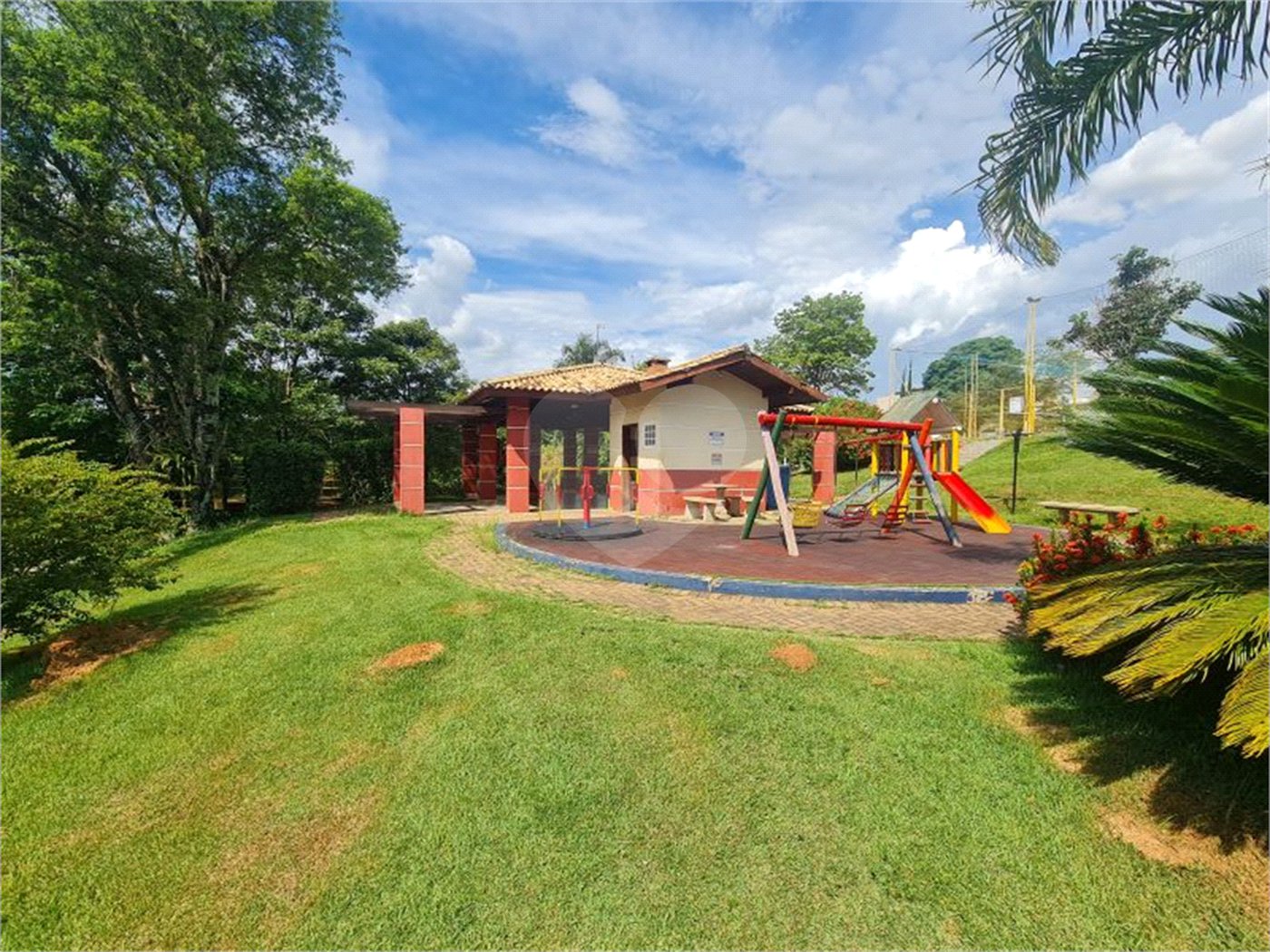 Casa à venda com 3 quartos, sendo 1 suíte, no condomínio Golden Park Residence, Sorocaba - SP