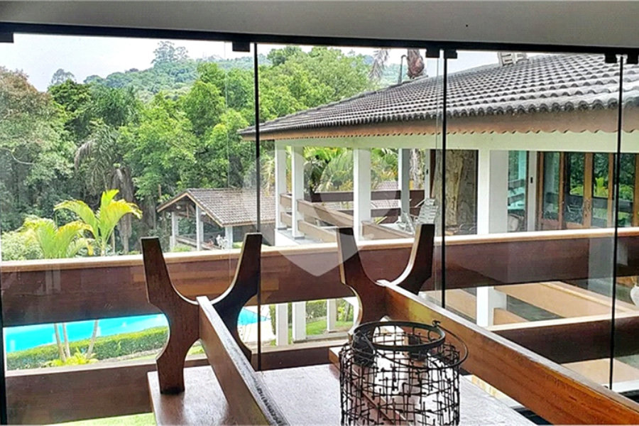 Casa à venda com 4 suítes no condomínio Alpes da Cantareira, Mairiporã - SP