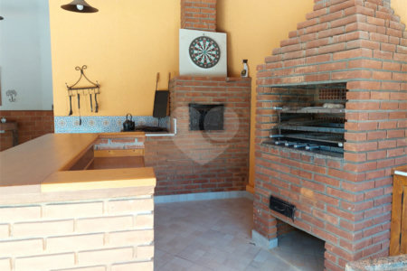 Casa à venda ou para alugar com 5 quartos, sendo 1 suíte, em Cumbari, Mairiporã, SP