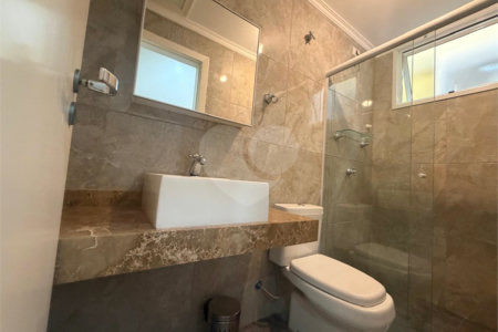Casa Térrea à venda com 3 quartos, sendo 1 suíte, em Alto da Boa Vista, São Paulo, SP