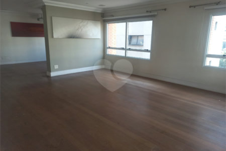 Apartamento à venda com 4 quartos, sendo 2 suítes, em Vila Uberabinha, São Paulo, SP