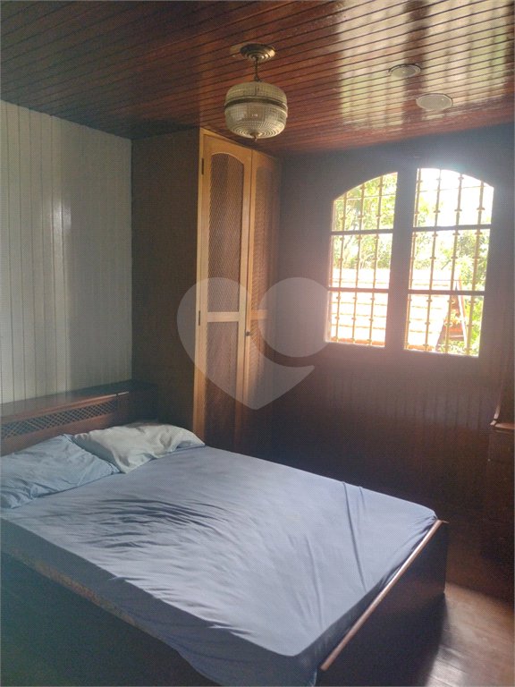 Casa à venda com 4 quartos, sendo 2 suítes,  no condomínio Cinco Lagos, Mairiporã - SP
