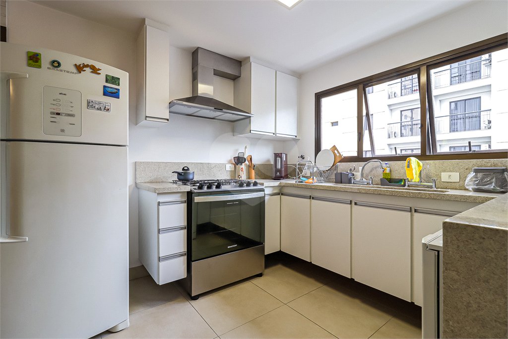 Apartamento à venda com 4 quartos, sendo 2 suítes, em Moema, São Paulo, SP