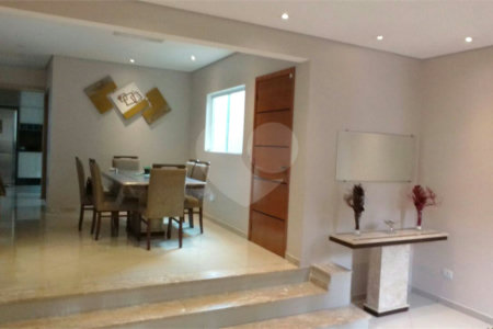 Casa à venda com 3 quartos, sendo 1 suíte,  em Vila Miranda, Itaquaquecetuba, SP