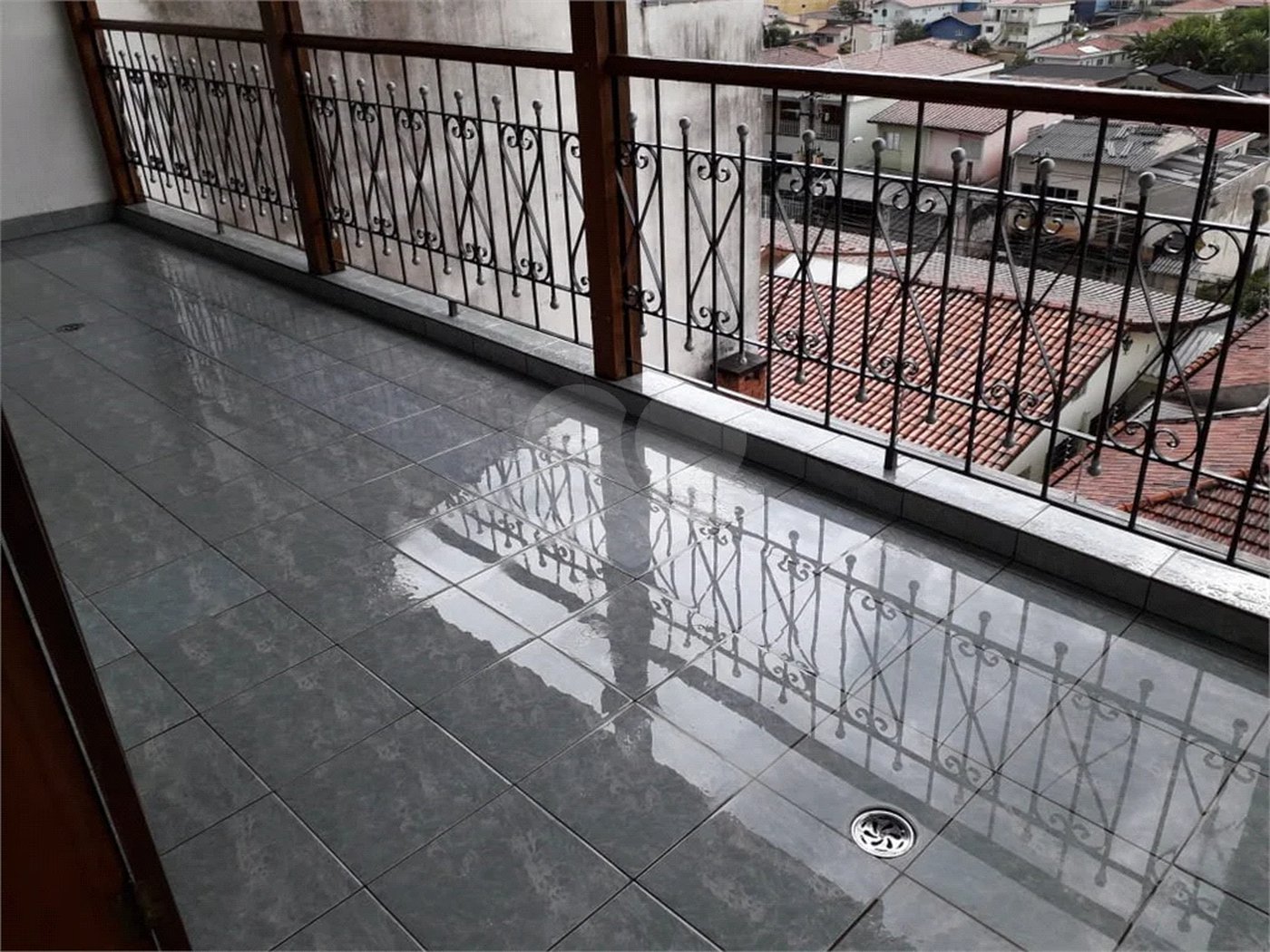SOBRADO AMPLO COM 4 DORMITORIOS VISÃO PARA SERRA