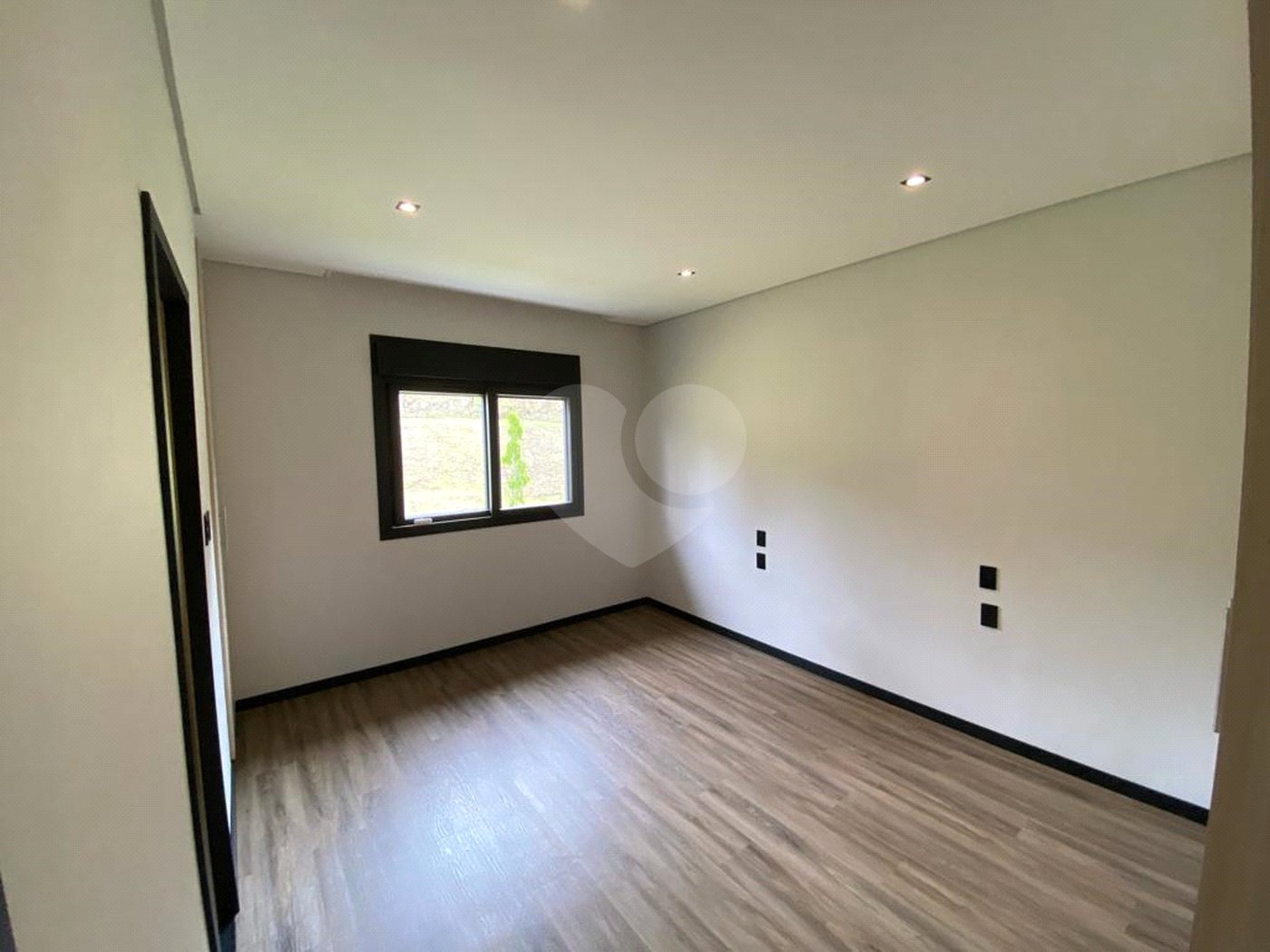 Casa à venda com 4 quartos, sendo 3 suítes,  no condomínio Jardim das Palmeiras, Bragança Paulista - SP