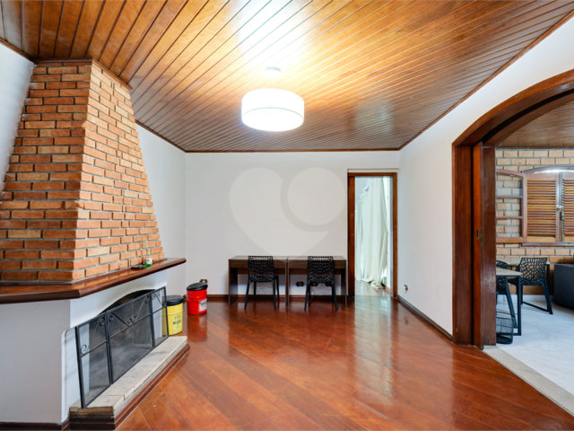 Casa Térrea à venda com 5 quartos, sendo 2 suítes,  em Alto da Boa Vista, São Paulo, SP