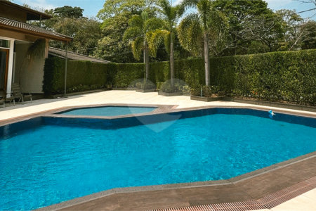 Casa à venda com 4 suítes no condomínio Halvétia Country Residencial, Indaiatuba - SP