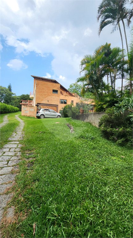 Chácara à venda com 4 quartos, sendo 3 suítes, em Pinheirinho, Vinhedo, SP