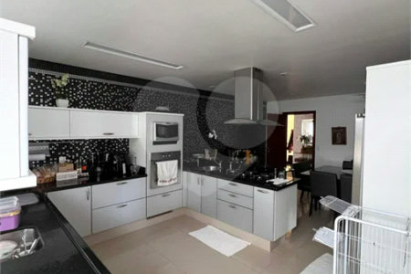 Casa à venda com 5 suítes no condomínio Residencial dos Lagos, Itupeva - SP