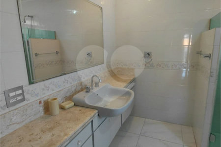 Casa à venda com 4 suítes no condomínio Ville Bourghese, São Paulo - SP