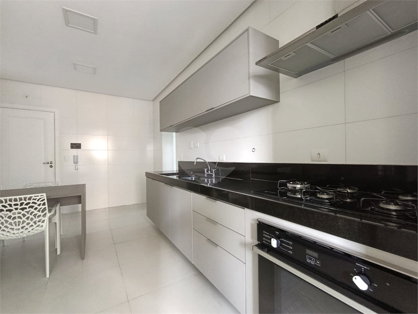 Apartamento para alugar com 3 suítes em Jardim Virgínia, Guarujá, SP