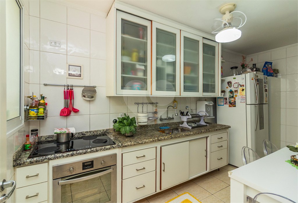 Casa à venda com 3 quartos, sendo 1 suíte, no condomínio Villaggio Di Firenze, São Paulo - SP