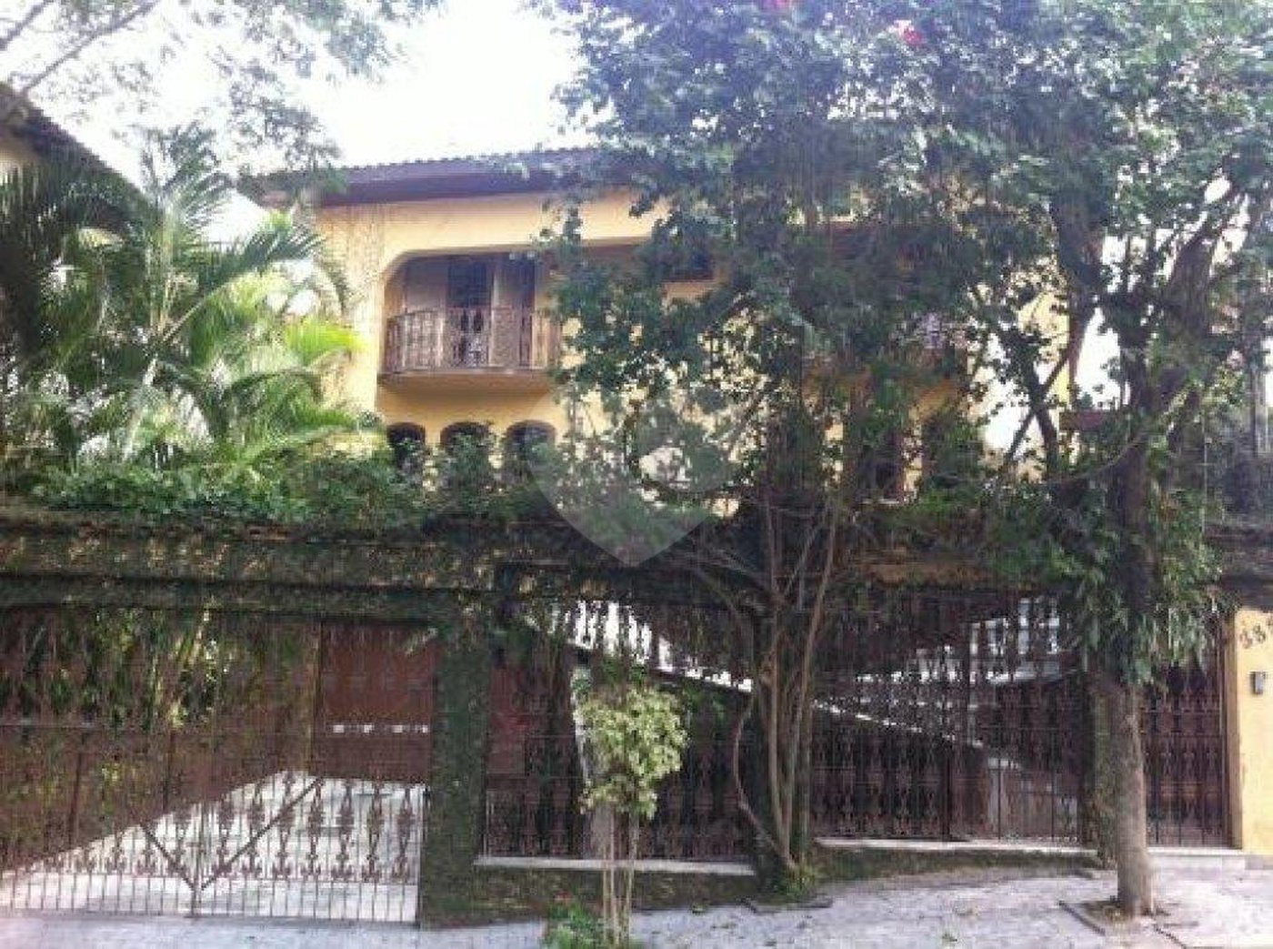 Sobrado à venda com 6 quartos, sendo 4 suítes, em Barro Branco (zona Norte), São Paulo, SP