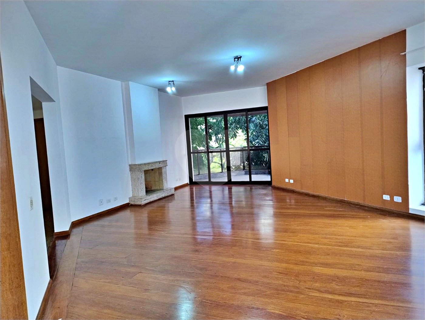Apartamento à venda com 4 quartos, sendo 2 suítes,  em Indianópolis, São Paulo, SP