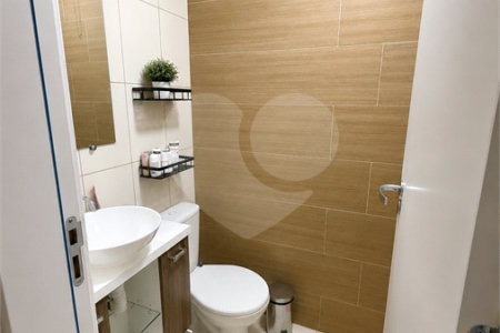Apartamento à venda com 2 quartos, sendo 1 suíte, em Vila Assis Brasil, Mauá, SP