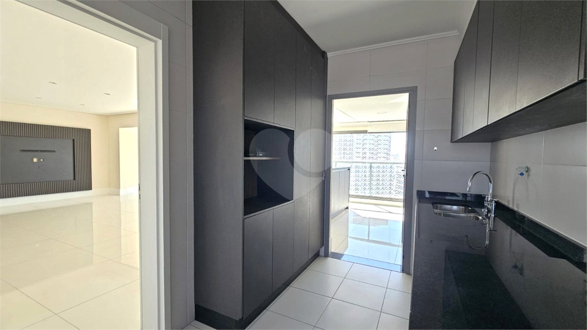 Apartamento à venda ou para alugar com 3 suítes em Chácara Santo Antônio, São Paulo, SP