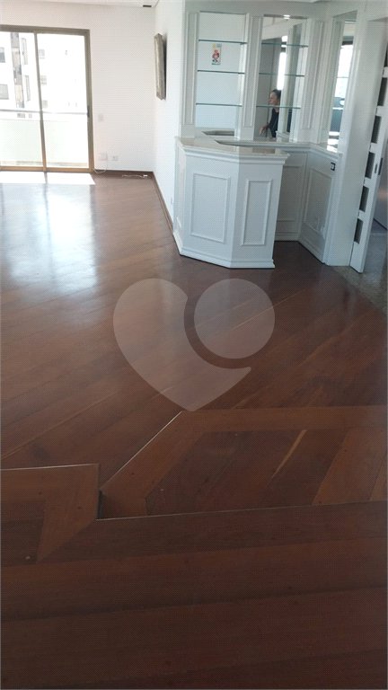 Apartamento à venda ou para alugar com 5 quartos, sendo 3 suítes,  em Tatuapé, São Paulo, SP