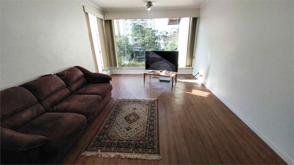Casa à venda com 6 quartos, sendo 3 suítes, em Jardim Brasil (zona Sul), São Paulo, SP