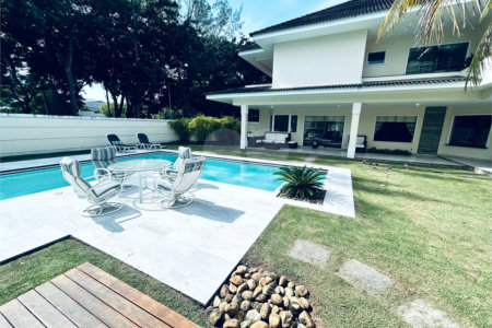 Casa à venda com 8 quartos, sendo 7 suítes, em Barra da Tijuca, Rio de Janeiro, RJ