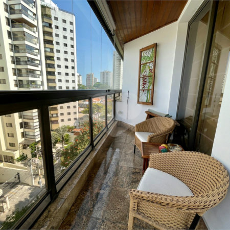 Apartamento à venda com 4 quartos, sendo 3 suítes, em Campo Belo, São Paulo, SP