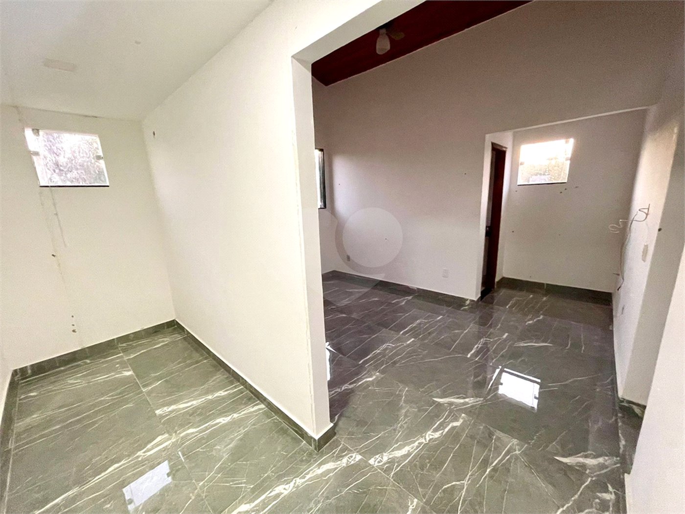 Casa em condomínio à venda com 3 quartos, sendo 2 suítes,  em Praia Rasa, Armação dos Búzios, RJ