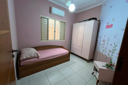 Casa à venda com 4 quartos, sendo 1 suíte,  em Vila Nova, Três Lagoas, MS
