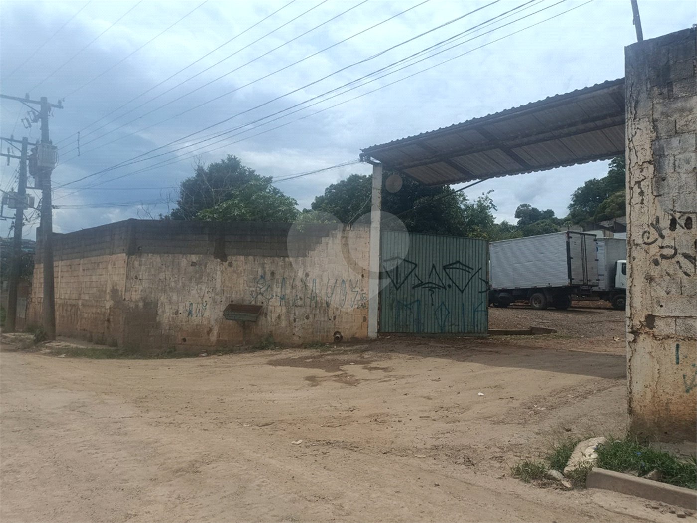 Terreno à venda com 1 suíte em Sítio Areião, São Paulo, SP