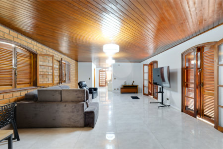 Casa Térrea à venda com 5 quartos, sendo 2 suítes, em Alto da Boa Vista, São Paulo, SP