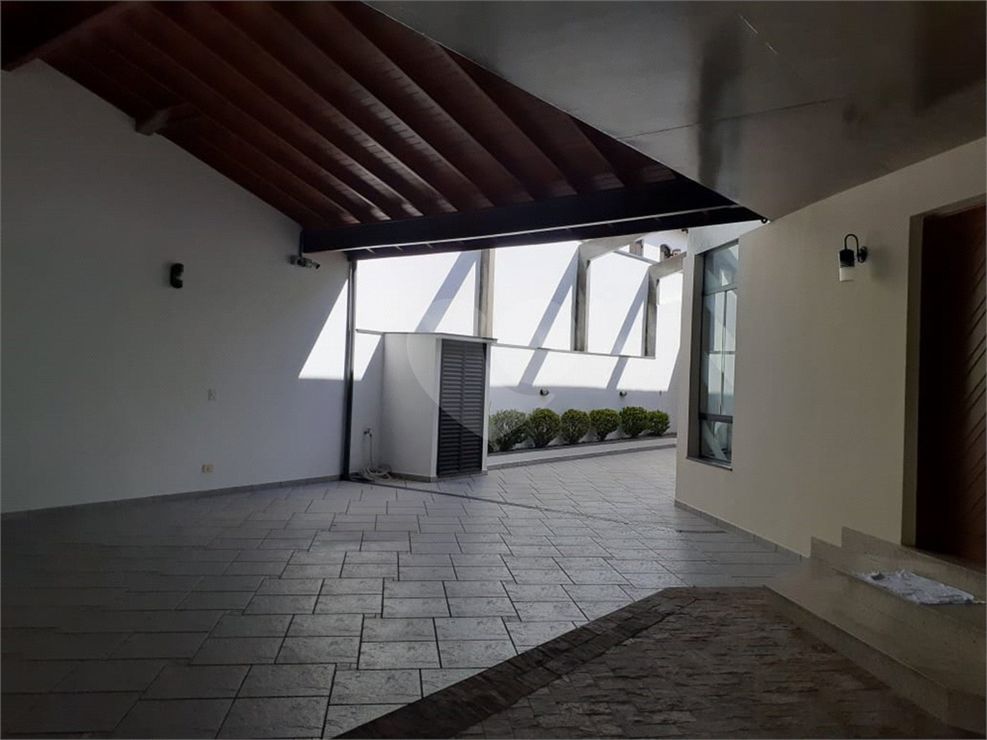 Sobrado à venda com 4 quartos, sendo 2 suítes,  em Tremembé, São Paulo, SP