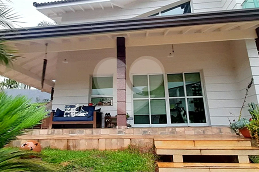 Casa à venda com 3 quartos, sendo 1 suíte, no condomínio Suíça da Cantareira, Mairiporã - SP
