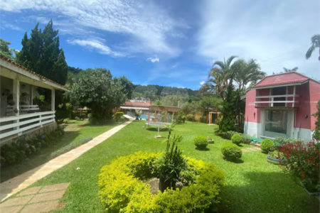 Casa à venda ou para alugar com 5 quartos, sendo 3 suítes, em Nova Gardênia, Atibaia, SP