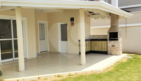 Casa à venda ou para alugar com 3 suítes no condomínio Residencial Jardim das Palmeiras, Vinhedo - SP